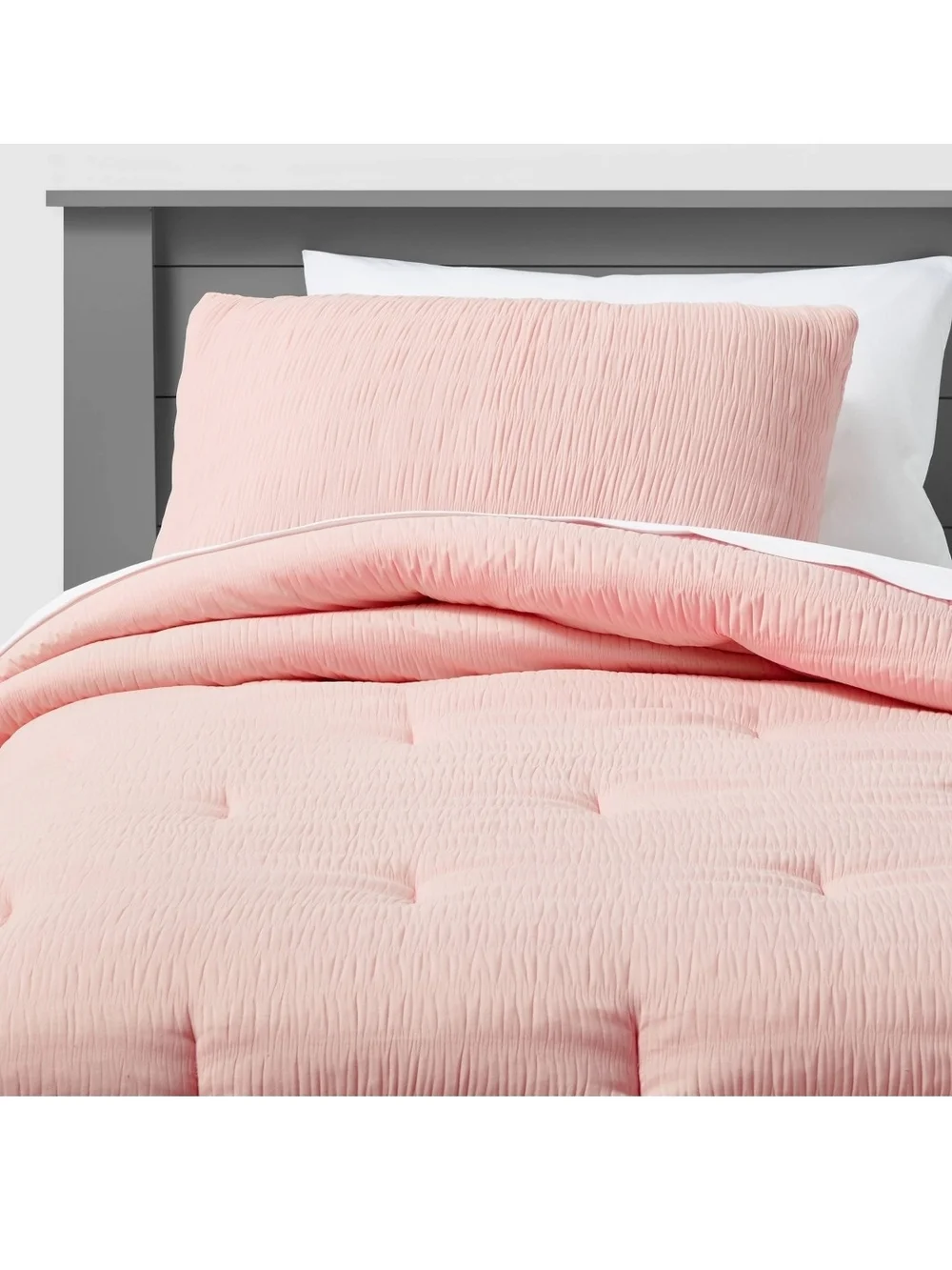 Pillowfort Pink Seersucker Twin Comforter